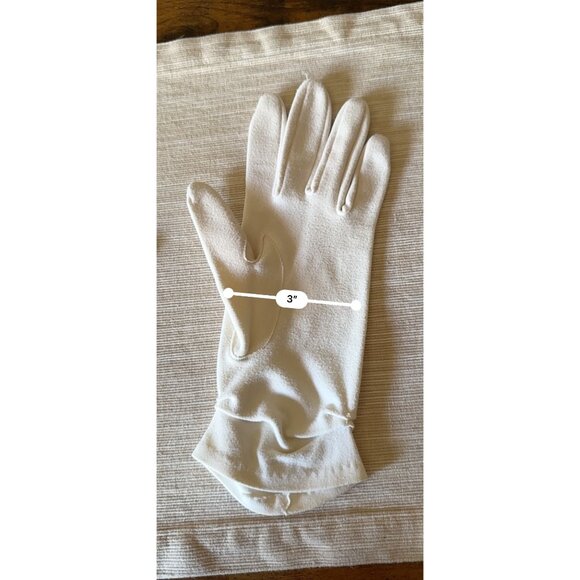 Vintage 1960s White Cotton Gloves – Scalloped Stitch Dress Gloves, Mid Length - Picture 12 of 13